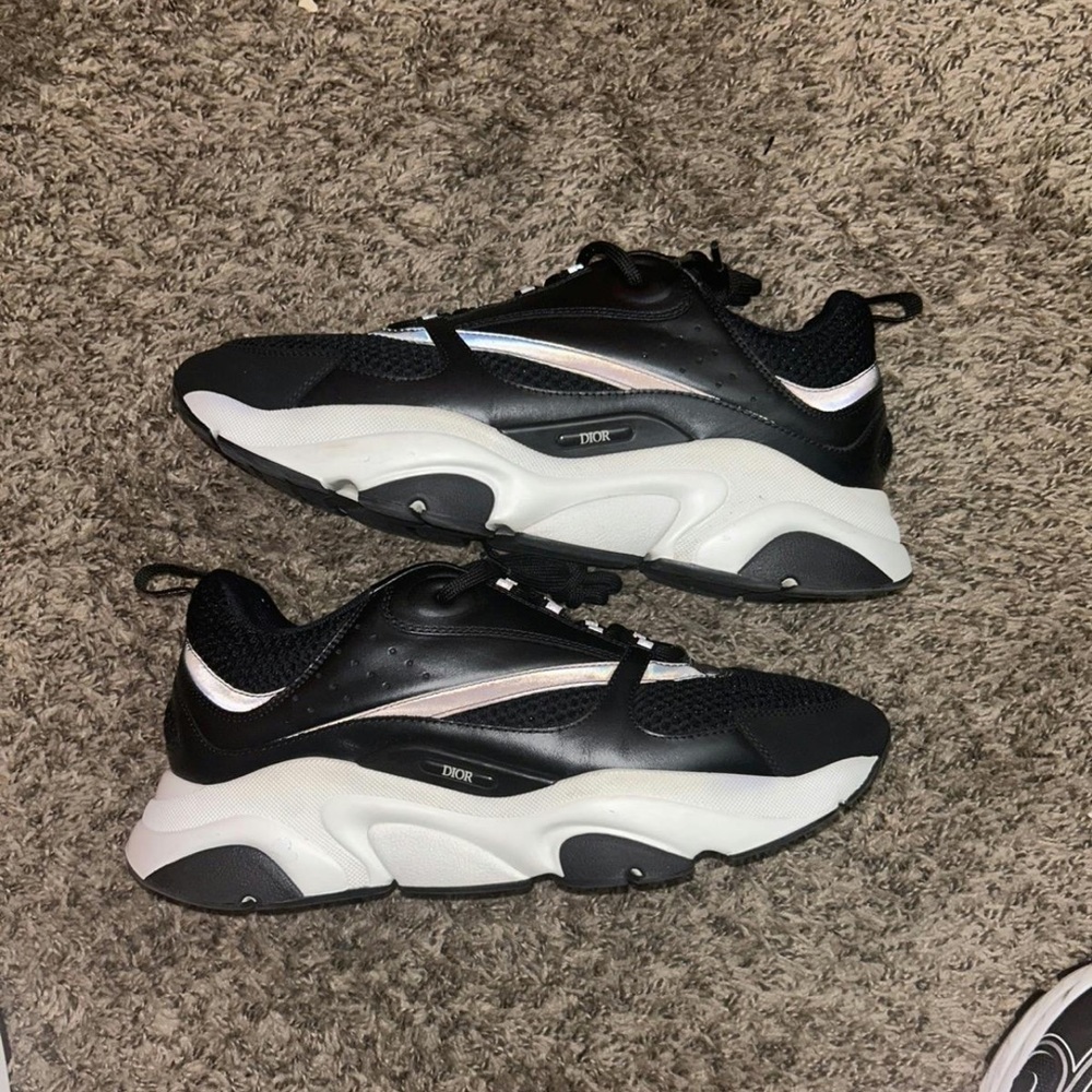 Dior B22 ‘Black White”